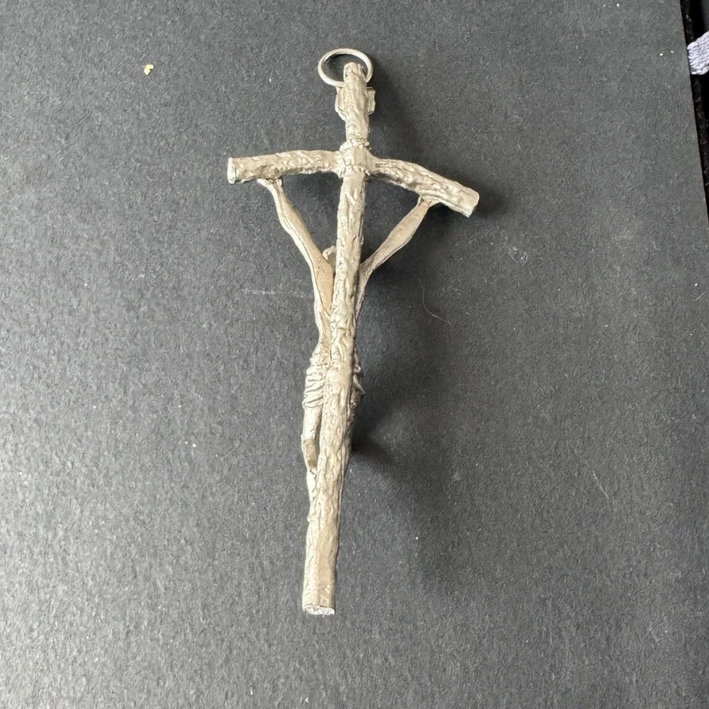 Pewter Crucifix Pendant Religious‎ Charm Jesus Christ INRI Silver Tone